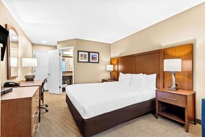 Standard Room, 1 King Bed, Non Smoking | Down comforters, desk, laptop workspace, blackout drapes