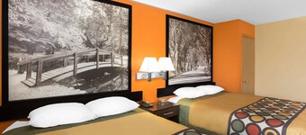 Super 8 by Wyndham Clive IA