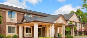 Super 8 by Wyndham Clive IA