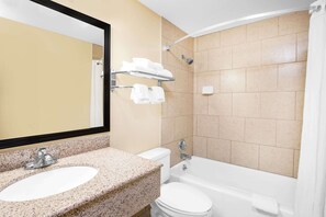 Desk, iron/ironing board, free cribs/infant beds, free WiFi - Super 8 by Wyndham Clive IA (Clive)