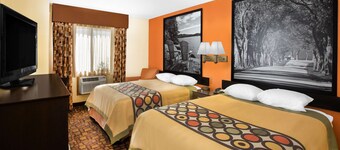 Super 8 by Wyndham Clive IA