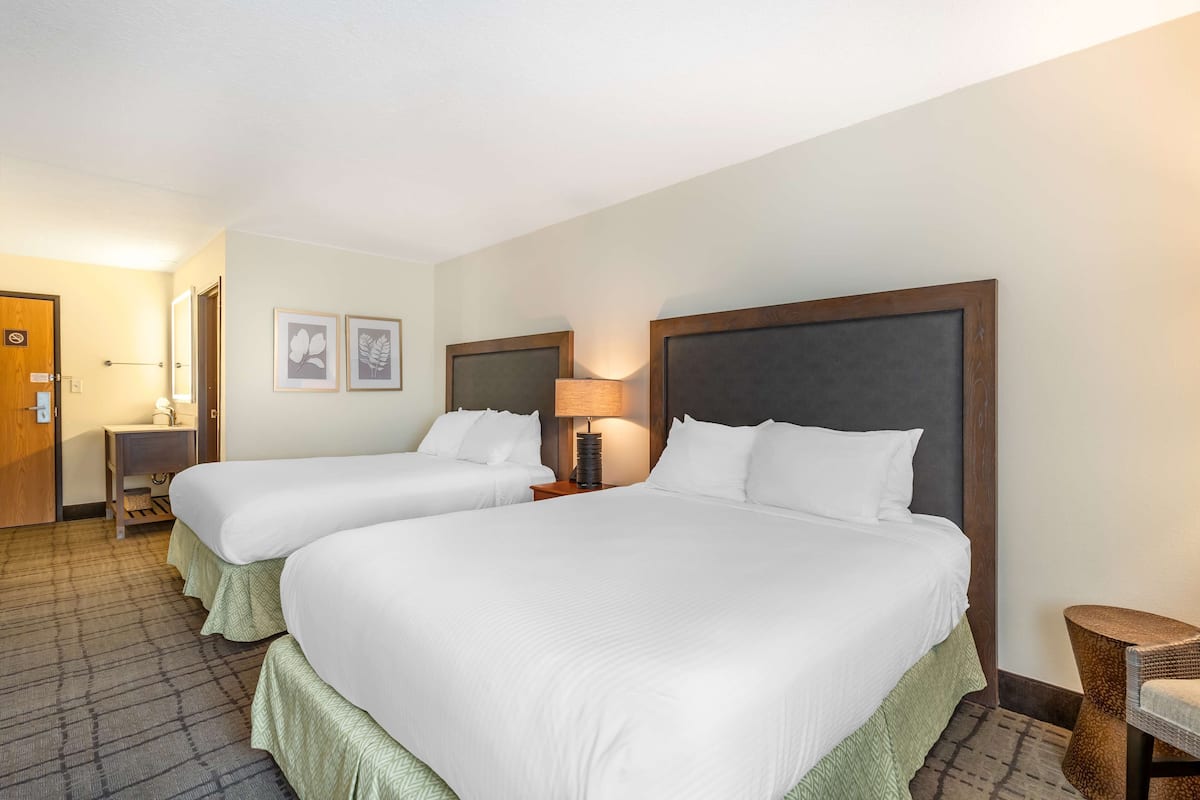Standard Room, 2 Queen Beds, Non Smoking, Refrigerator
