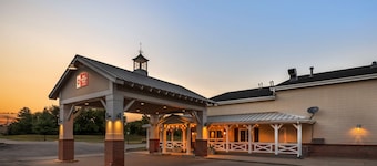 Best Western Plus University Park Inn & Suites