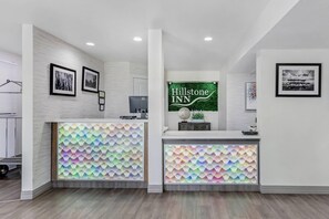 Lobby - Hillstone Inn Tulare, an Ascend Collection Hotel (Tulare)
