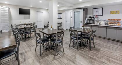 Hillstone Inn Tulare, an Ascend Collection Hotel