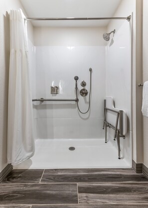 Room, 1 King Bed, Accessible, Non Smoking (Roll-in Shower) | Desk, laptop workspace, blackout drapes, free WiFi - Hillstone Inn Tulare, an Ascend Collection Hotel (Tulare)
