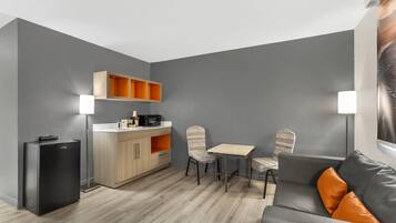 Suite, 1 Queen Bed with Sofa bed, Accessible, Non Smoking | Pillow-top beds, desk, iron/ironing board, rollaway beds