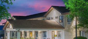 Super 8 by Wyndham Knoxville