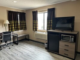 Superior Studio Suite, 1 King Bed, Non Smoking | Premium bedding, desk, laptop workspace, blackout drapes