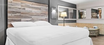 Rodeway Inn & Suites
