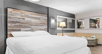 Rodeway Inn & Suites
