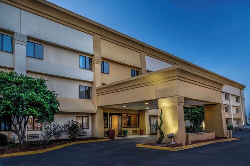 Baymont by Wyndham Meridian