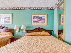 Room, 2 Queen Beds | Desk, laptop workspace, soundproofing, iron/ironing board - OYO Hotel Jackson North I-55 (Jackson)