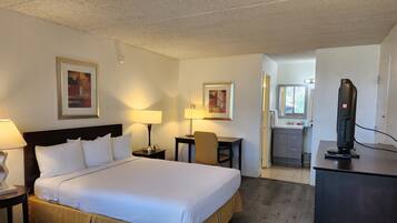 Traditional Studio | Desk, iron/ironing board, bed sheets, alarm clocks