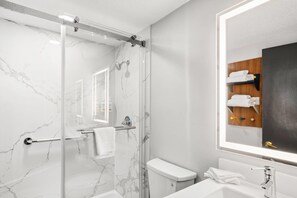 Bathroom - Microtel Inn by Wyndham Lexington (Lexington)