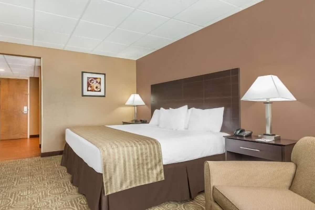 Desk, iron/ironing board, free cots/infant beds, free WiFi