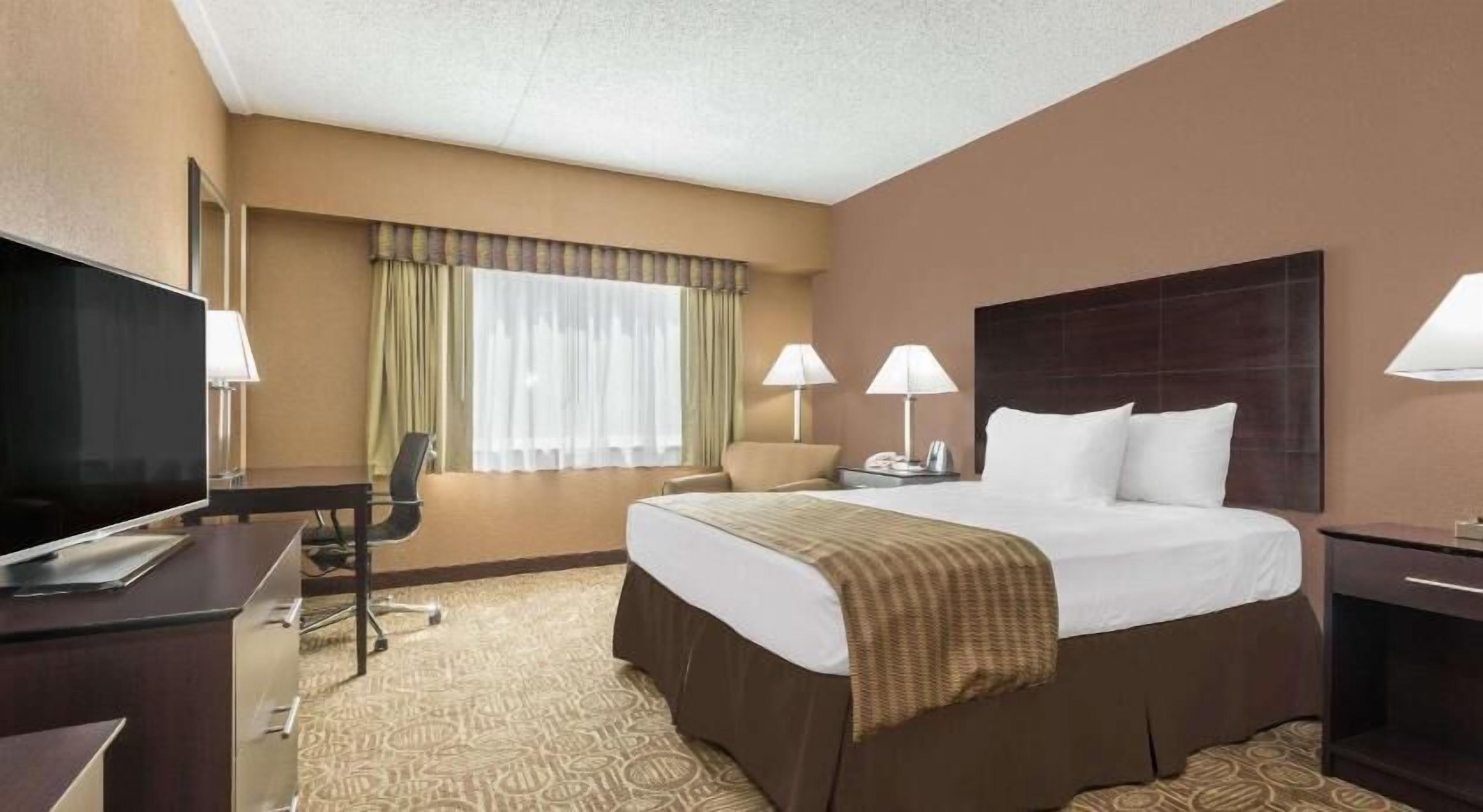 Desk, iron/ironing board, free cots/infant beds, free WiFi