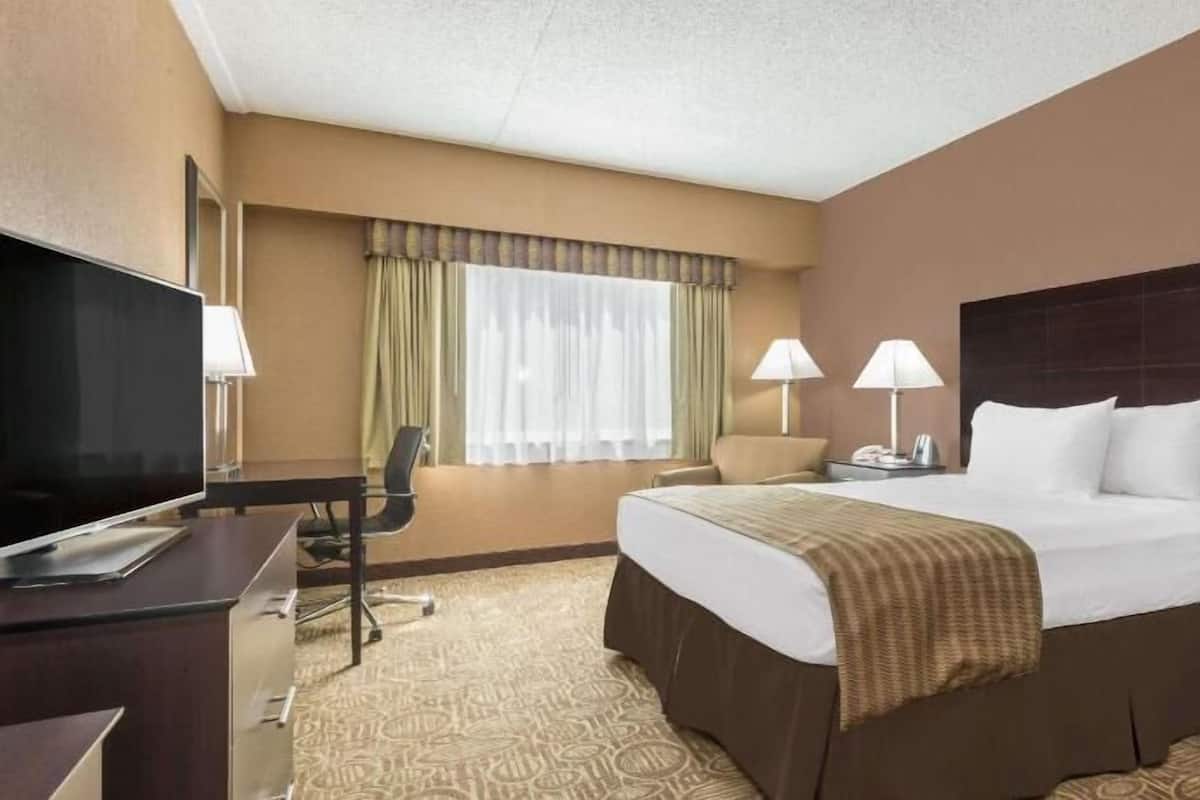 Desk, iron/ironing board, free cots/infant beds, free WiFi
