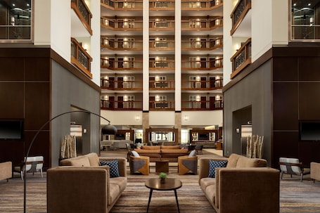 Vestíbulo. Minneapolis Marriott Northwest Hotel & Conference Center