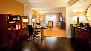 1 bedroom, premium bedding, down comforters, pillowtop beds