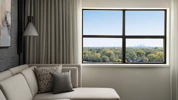 1 bedroom, premium bedding, down comforters, pillowtop beds