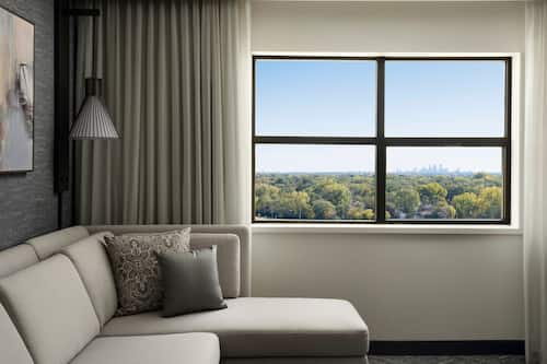 1 bedroom, premium bedding, down comforters, pillowtop beds