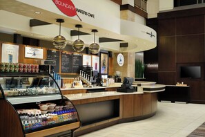 Breakfast and dinner served, American cuisine - Minneapolis Marriott Northwest Hotel & Conference Center (Brooklyn Park)