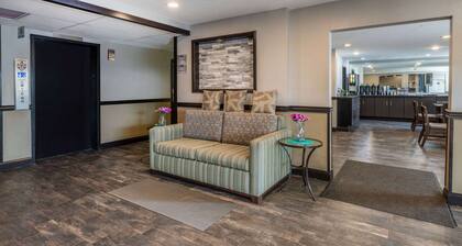 Travelodge by Wyndham Brooklyn Center