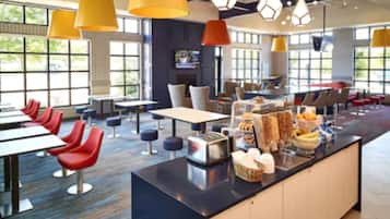 Petit déjeuner buffet compris tous les jours