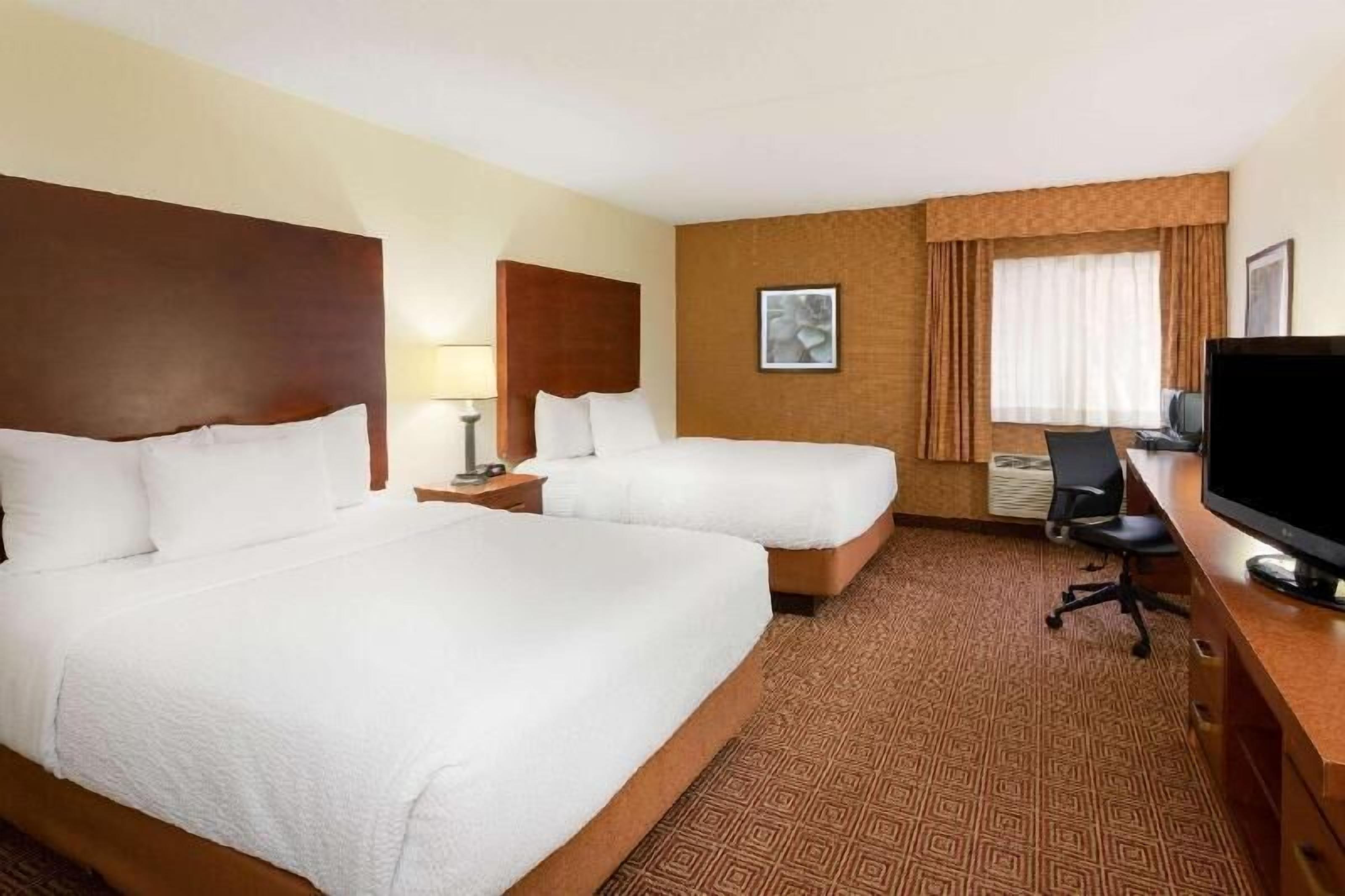Ropa de cama de alta calidad y escritorio 