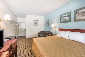 Escrivaninha, cortinas blackout, berços grátis