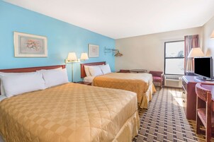 Escrivaninha, cortinas blackout, berços grátis