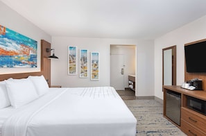Room, 1 King Bed, Mobility Accessible, Non Smoking (Bathtub w/ Grab Bars) | Premium bedding, pillowtop beds, desk, iron/ironing board