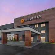 La Quinta Inn & Suites by Wyndham Nashville Airport