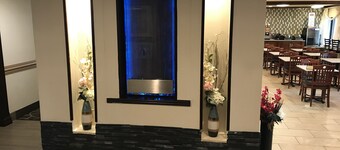 เบย์มอนท์ บายวินด์แฮม สนามบินแกรนด์แรพิดส์