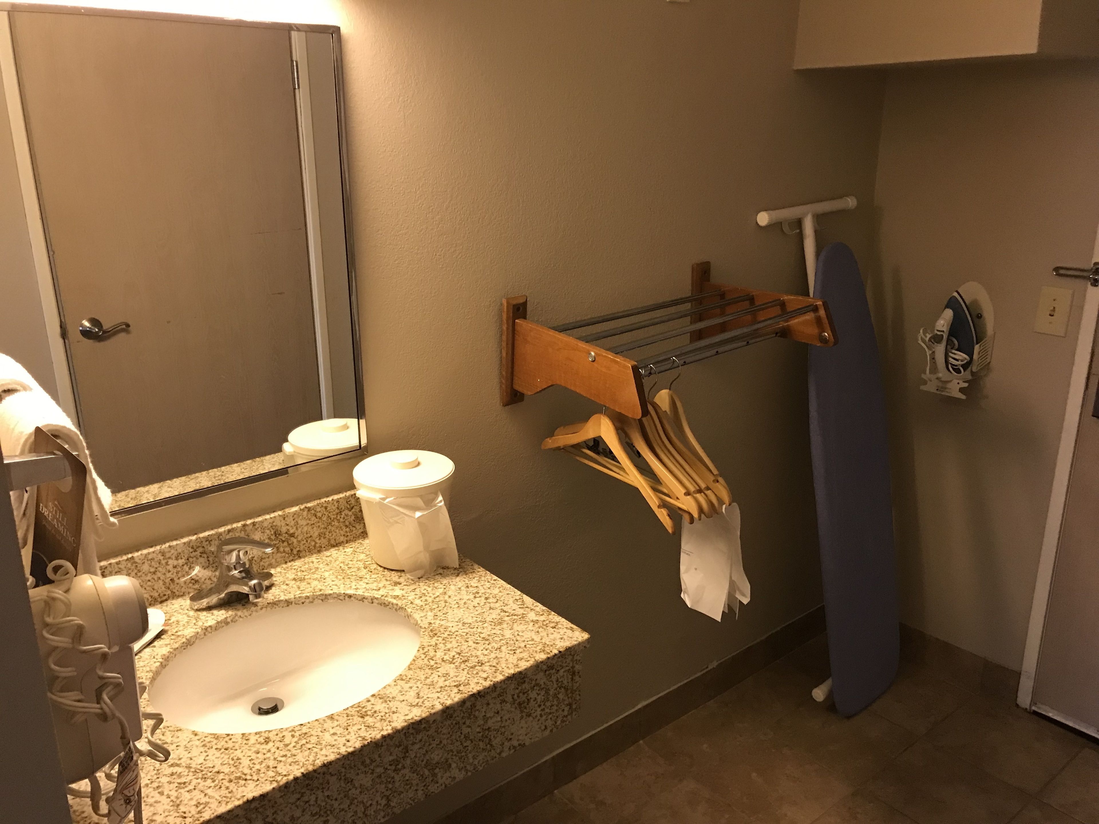 standard single room, 1 queen bed, accessible | bathroom sink