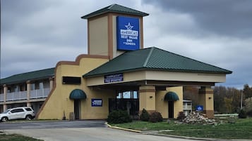 Vista frontal de la propiedad