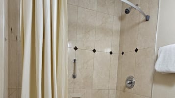 Habitación, 1 cama matrimonial, para no fumadores | Baño | Amenidades de baño gratuitas, secadora de cabello, toallas, jabón