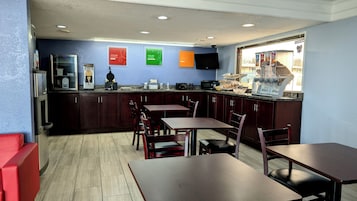 Café da manhã continental grátis