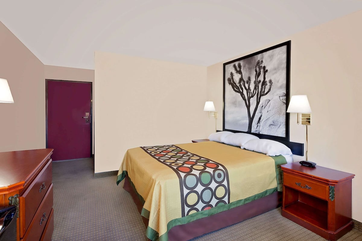 Desk, iron/ironing board, free WiFi, bed sheets