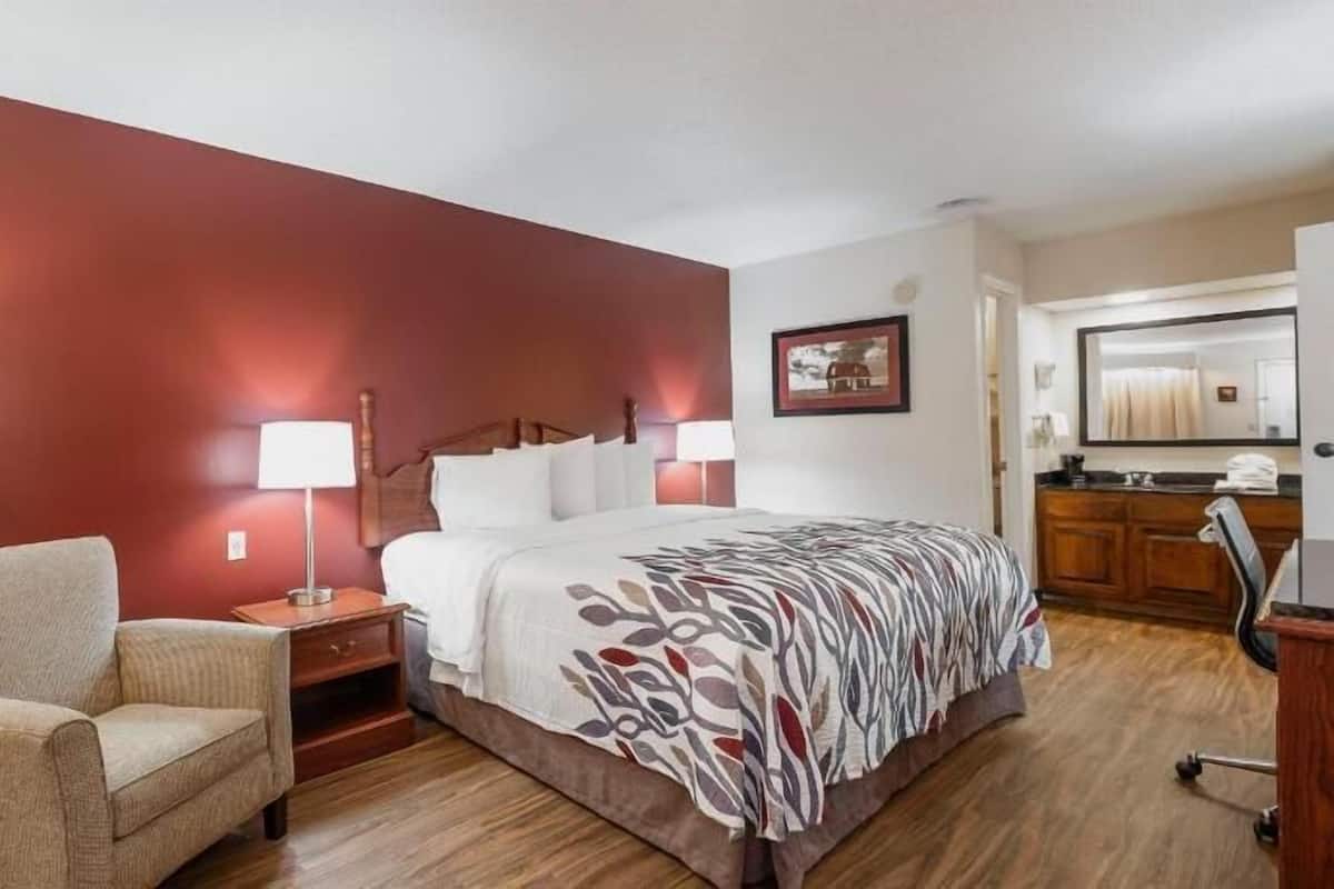 Desk, blackout drapes, iron/ironing board, free WiFi