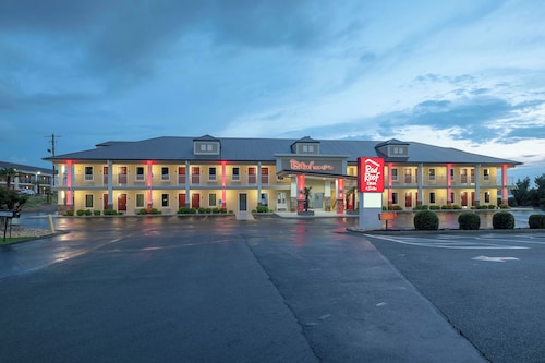 Red Roof Inn & Suites Calhoun
