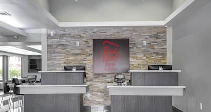 Red Roof Inn & Suites Calhoun