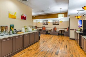 Dining - Radford Inn (Radford)