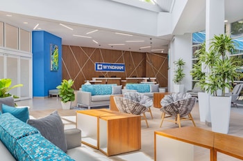Hotel entrance and lobby at Wyndham Orlando Resort & Conference Center, Celebration Area