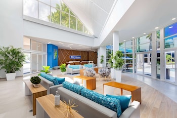 Hotel entrance and lobby at Wyndham Orlando Resort & Conference Center, Celebration Area