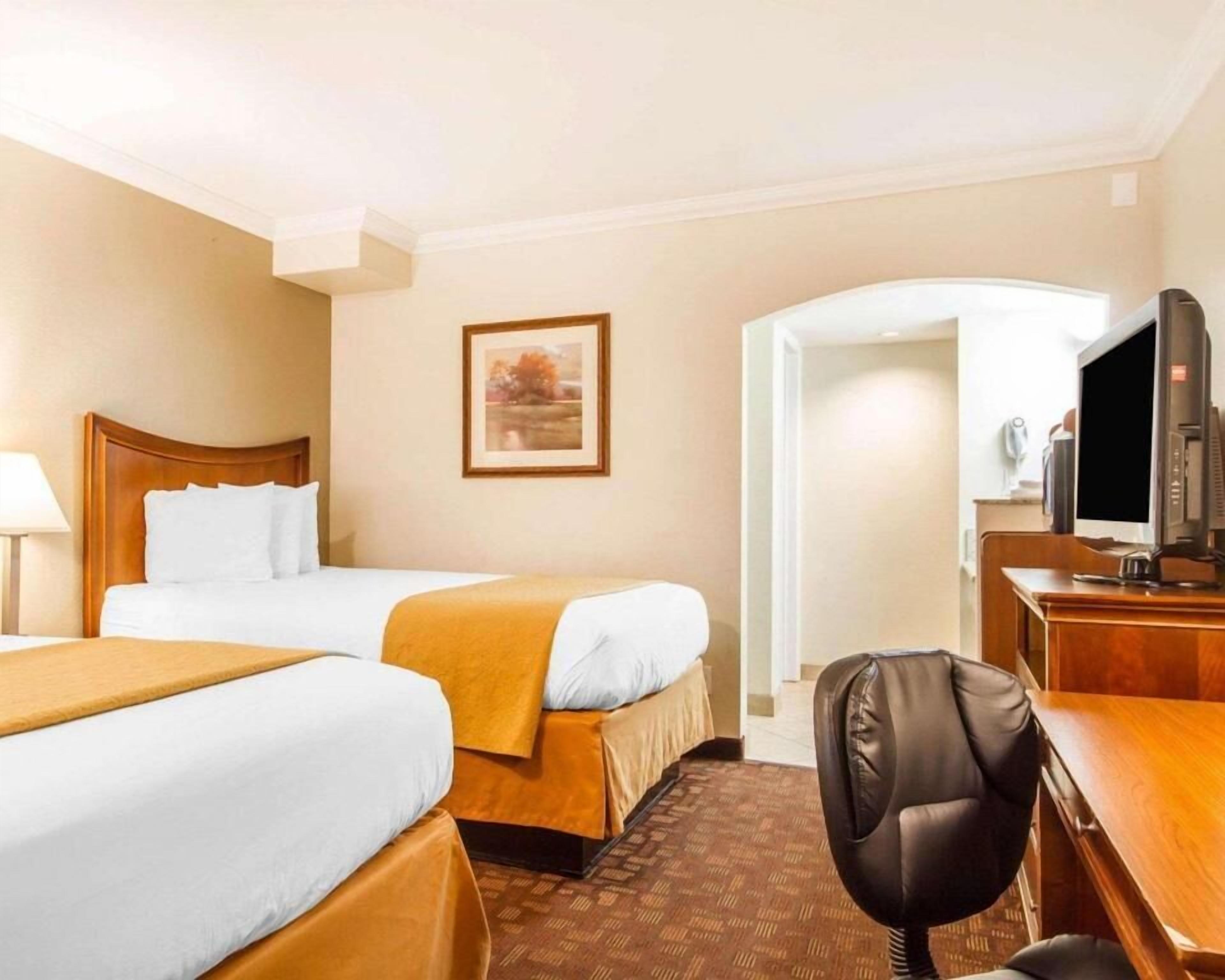 Individueel gedecoreerd, individueel gemeubileerd, een bureau