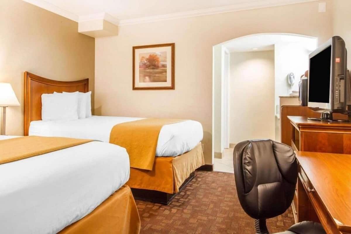 Individueel gedecoreerd, individueel gemeubileerd, een bureau