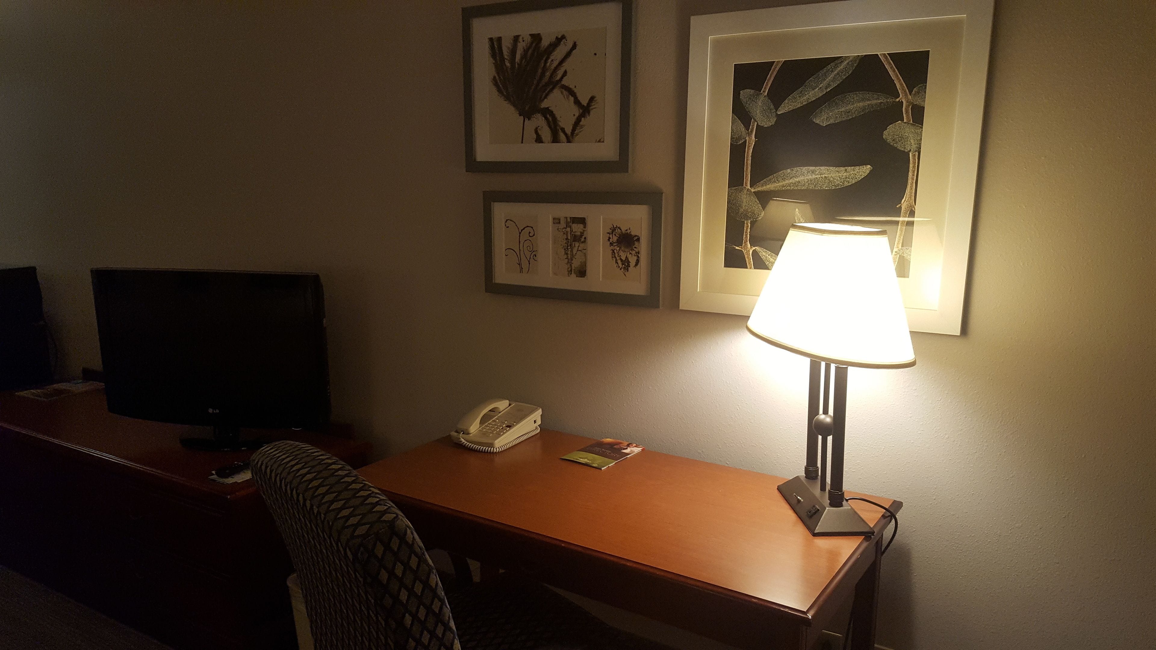 studio suite, 1 king bed, non smoking | 1 bedroom, premium bedding, blackout curtains, iron/ironing board