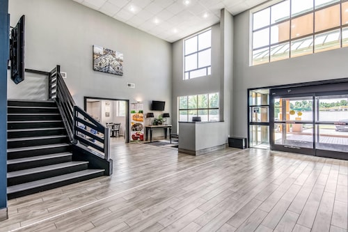 Quality Suites Maumelle - Little Rock Northwest